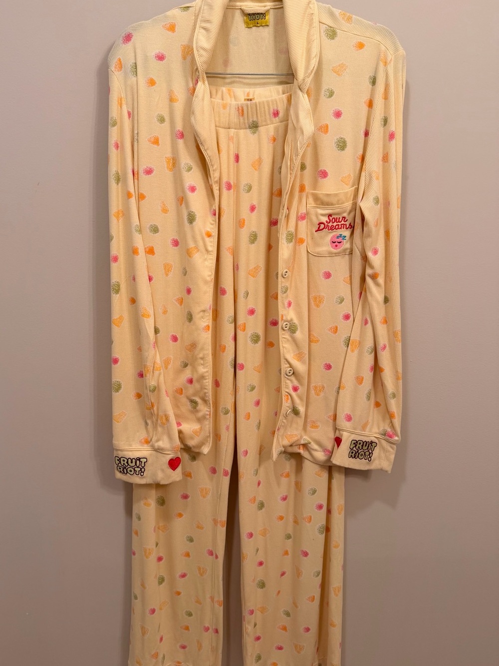 Fruit Riot Women's Yellow Ribbed
Knit Long Sleeve Sleepwear Pajama size L